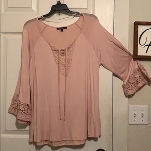 Long sleeve pink cable & gauge top.